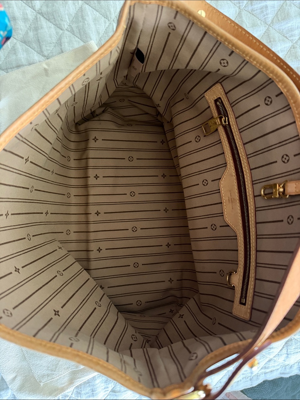 Louis Vuitton Delightful MM Monogram Hobo Bag - Picture 6 of 7
